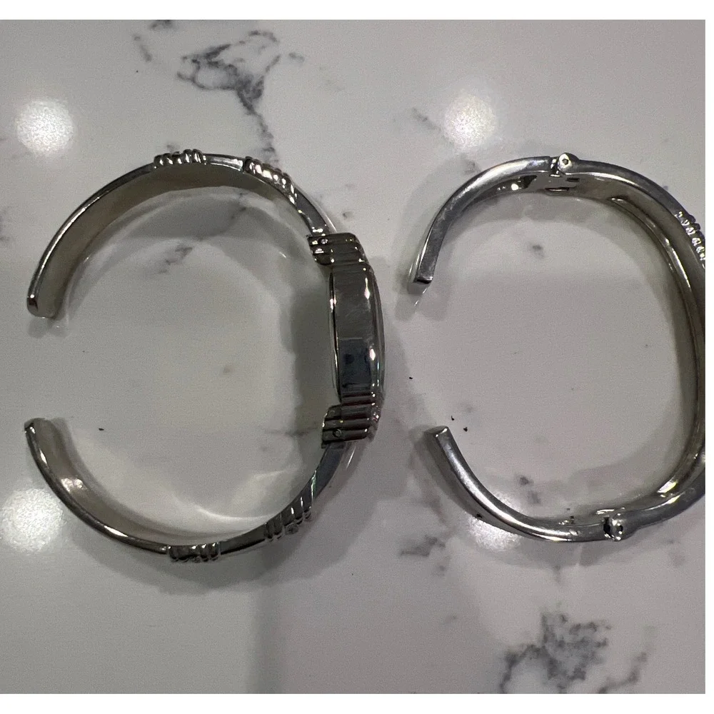 Gold Coast Womens Silver Tone Rhinestone Watch & Bangle Bracelet Set New in Box